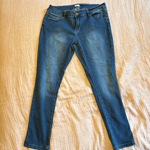 Crown & Ivy skinny jeans - Picture 1 of 3